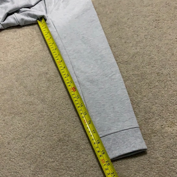 Lululemon Sweatshirt - Picture 11 of 16
